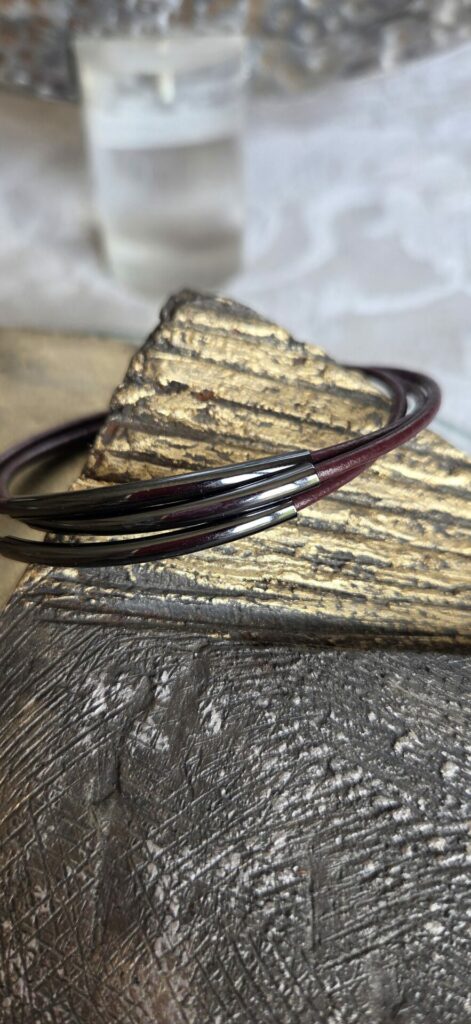 Bracelet homme cuir rond 2 marron acajou et tubes noirs
