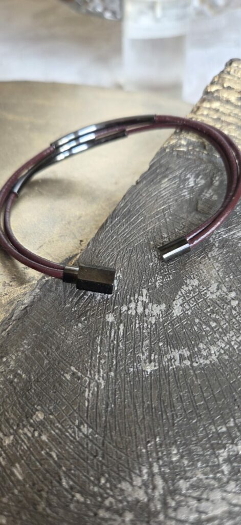 Bracelet homme cuir rond 2 marron acajou et tubes noirs