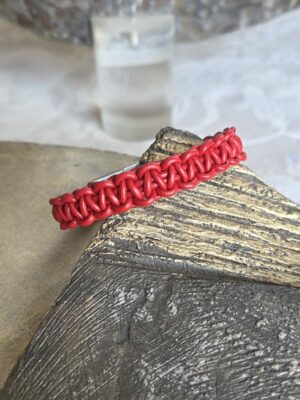 Bracelet cuir rond rouge tressé macramé