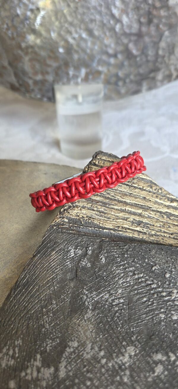 Bracelet cuir rond rouge tressé macramé