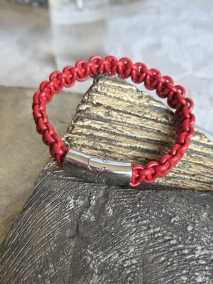 Bracelet cuir rond rouge tressé macramé