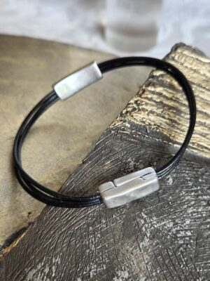 Bracelet homme cuir rond 1,5 noir et tube plat argenté