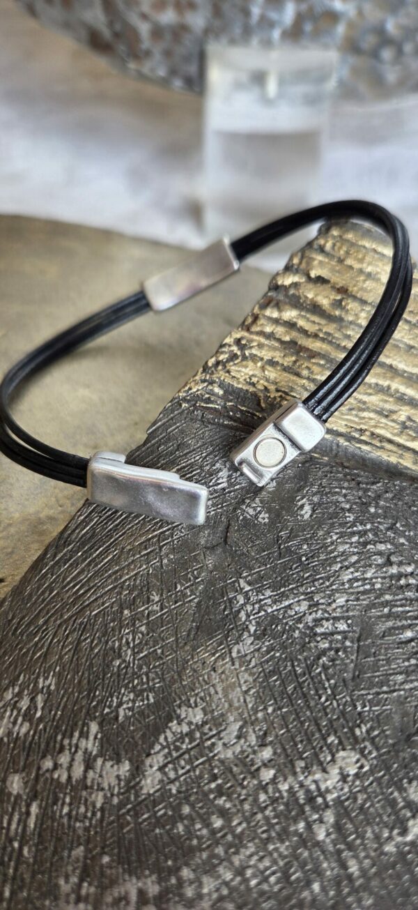 Bracelet homme cuir rond 1,5 noir et tube plat argenté