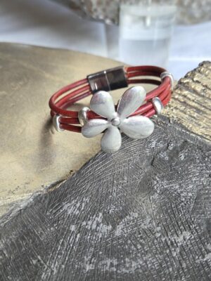 Bracelet femme cuir rouge et grosse fleur