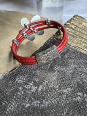 Bracelet femme cuir rouge et grosse fleur