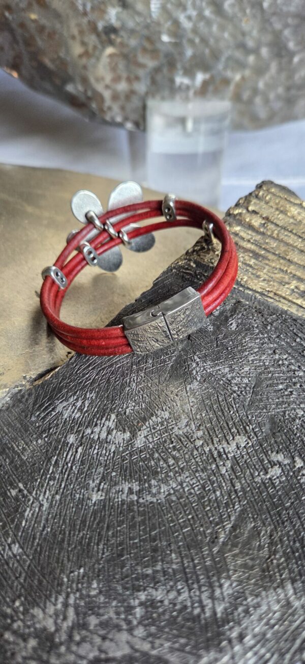 Bracelet femme cuir rouge et grosse fleur