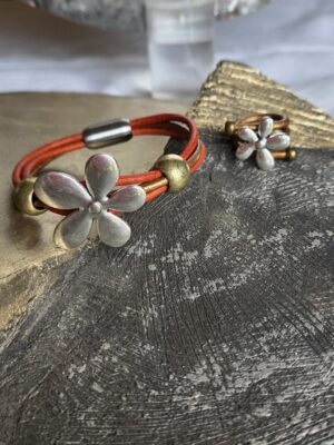Bracelet femme cuir rond orange et bronze grosse marguerite