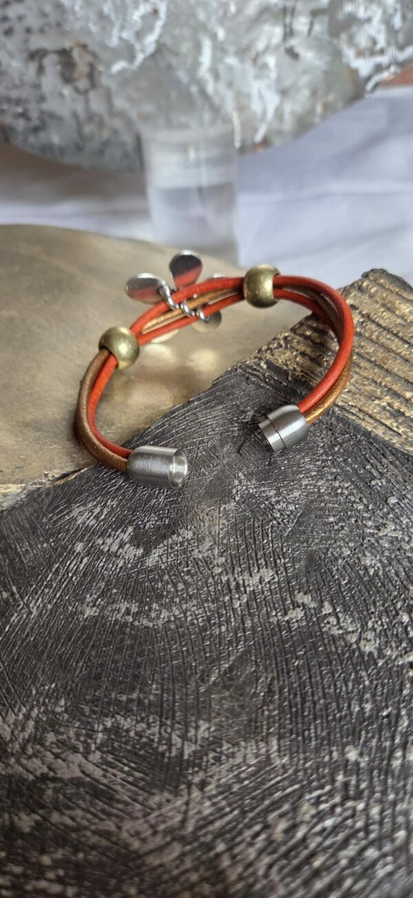 Bracelet femme cuir rond orange et bronze grosse marguerite