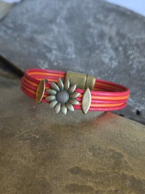 Bracelet femme cuir rond orange et rouge fleur et passants bronze