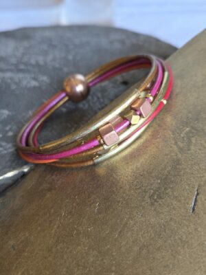 Bracelet femme cuir rond 2mm , perles et tubes bronze et cuivre