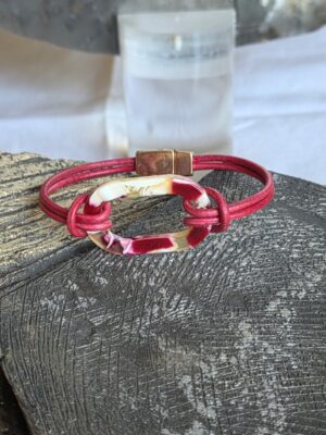 Bracelet femme cuir rond rouge et connecteur en acétate rouge