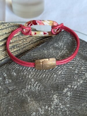 Bracelet femme cuir rond rouge et connecteur en acétate rouge
