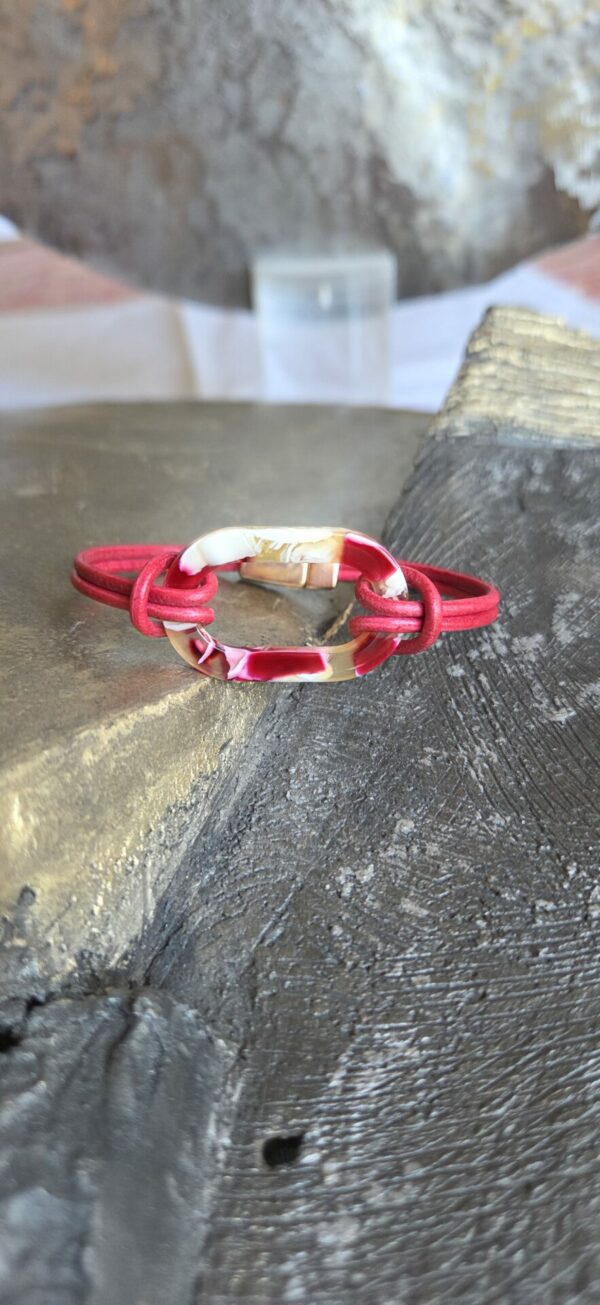 Bracelet femme cuir rond rouge et connecteur en acétate rouge