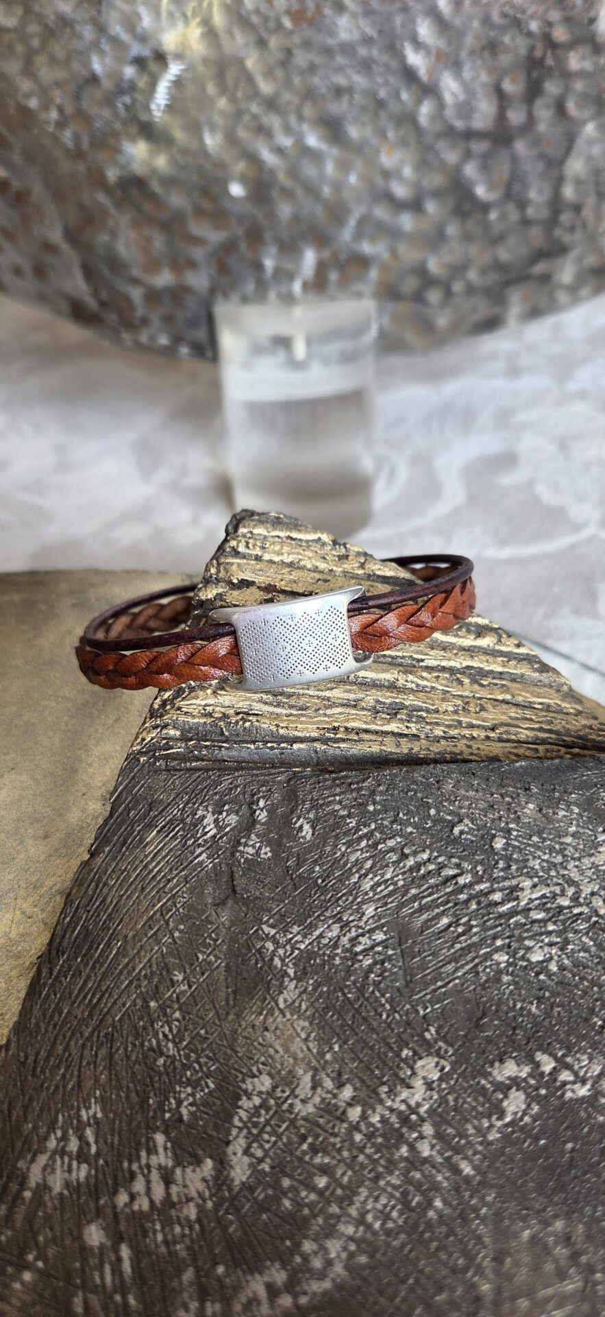 Bracelet homme cuir tressé marron et passant argenté