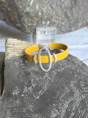 Bracelet femme cuir jaune et passants argentés