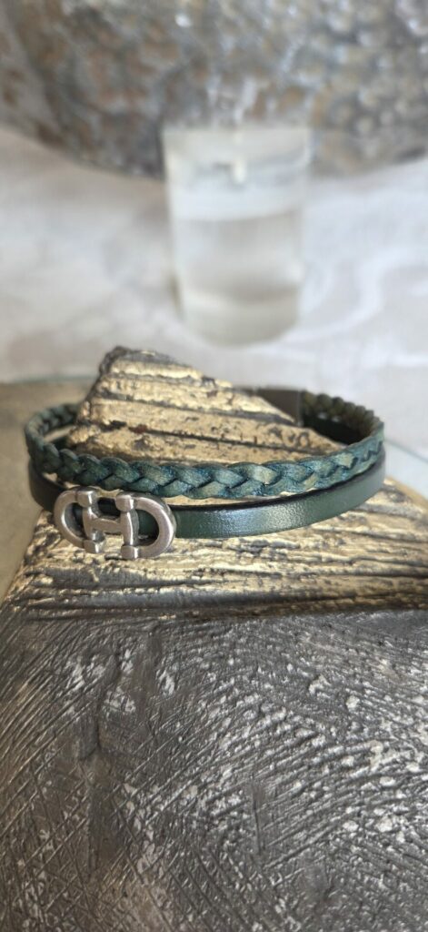 Bracelet hommem cuir vert tressé et plat passant argenté