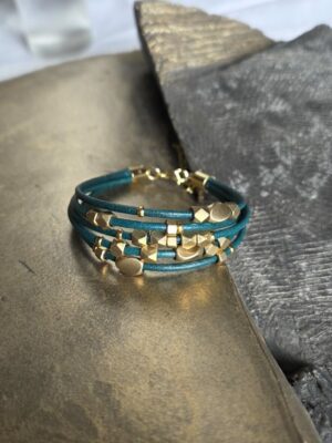 Bracelet cuir rond 2 vert turquoise et perles laiton