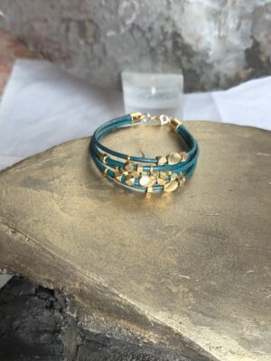 Bracelet cuir rond 2 vert turquoise et perles laiton