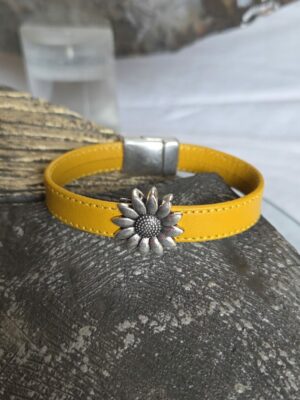 Bracelet femme en cuir souple jaune, et son tournesol