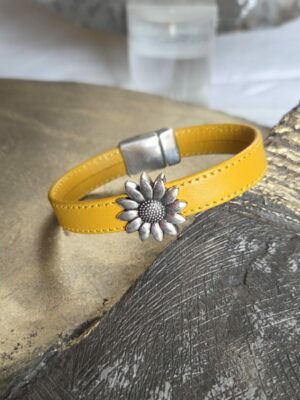 Bracelet femme en cuir souple jaune, et son tournesol