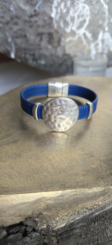 Bracelet femme Éclat Bleu et métal martelé