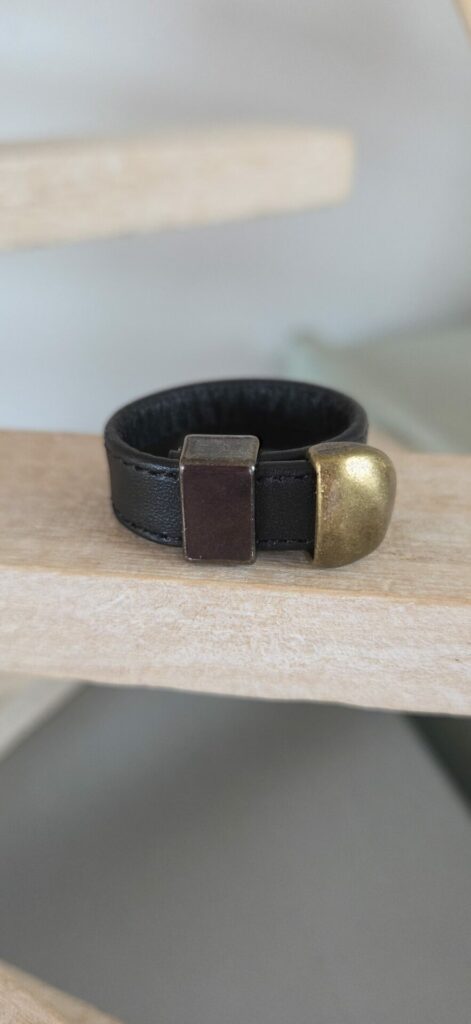 Bague Homme Ajustable — Cuir Noir & Métal Bronze Martelé