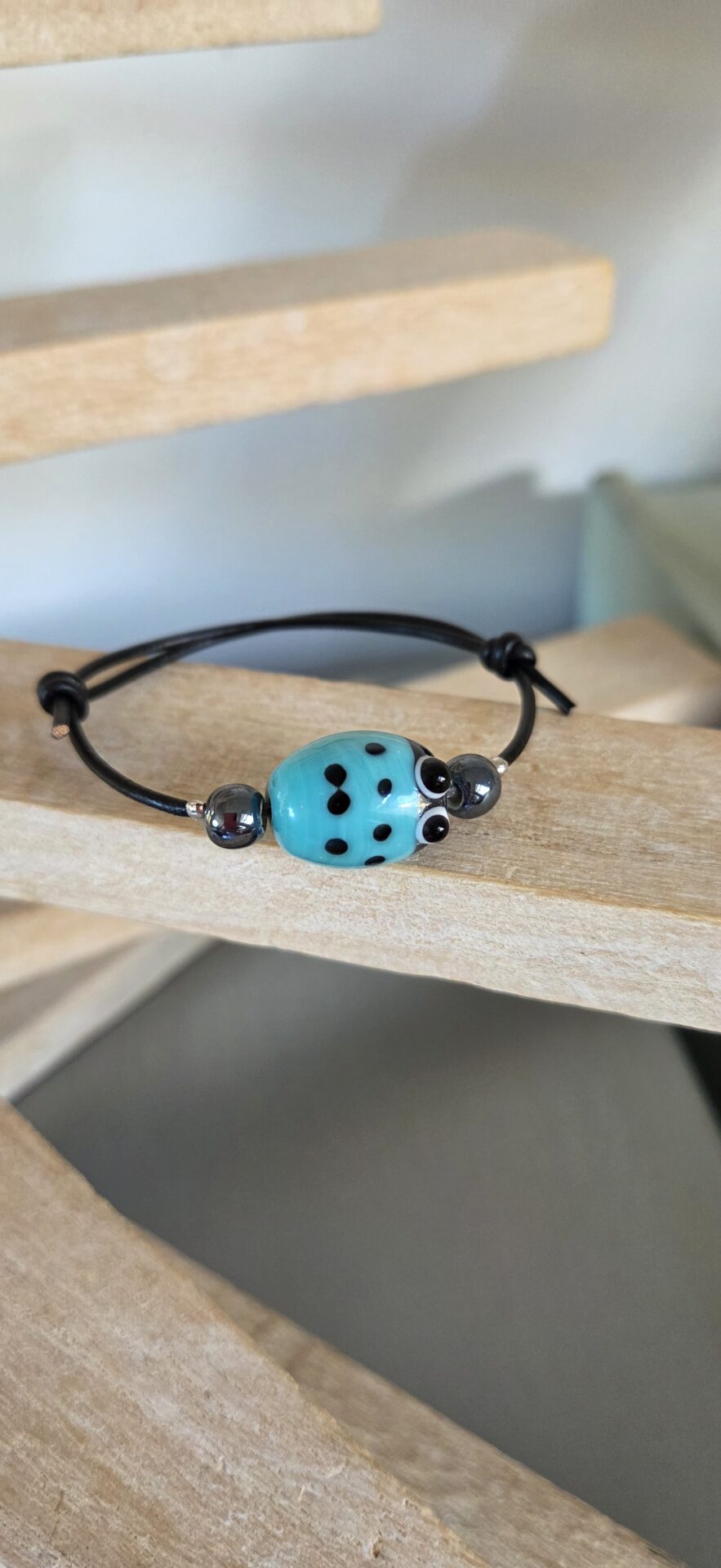 Bracelet enfants coccinelle et cuir rond noir