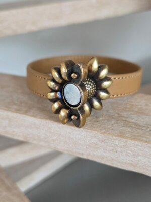 Bracelet femme cuir souple camel et fermoir marguerite bronze