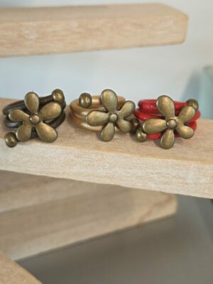Bague cuir rond et marguerite bronze