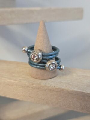 Bague femme cuir rond bleu Aqua et passants Swarovski
