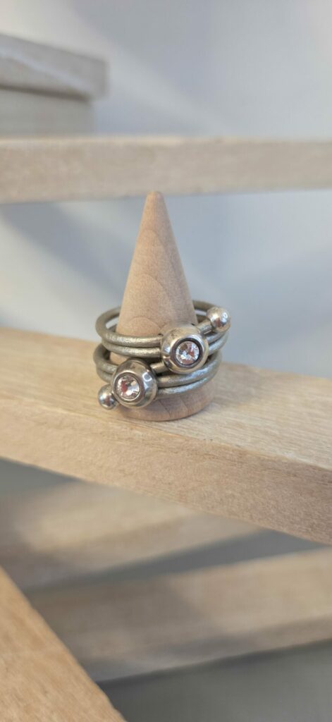 Bague femme cuir rond argent et passants Swarovski