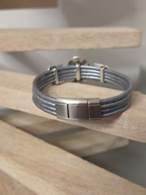 Bracelet femme cuir rond gris métallique et passants argentés