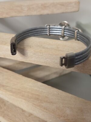 Bracelet femme cuir rond gris métallique et passants argentés