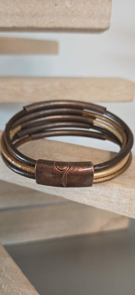 Bracelet femme cuir rond tons marrons et tubes cuivre