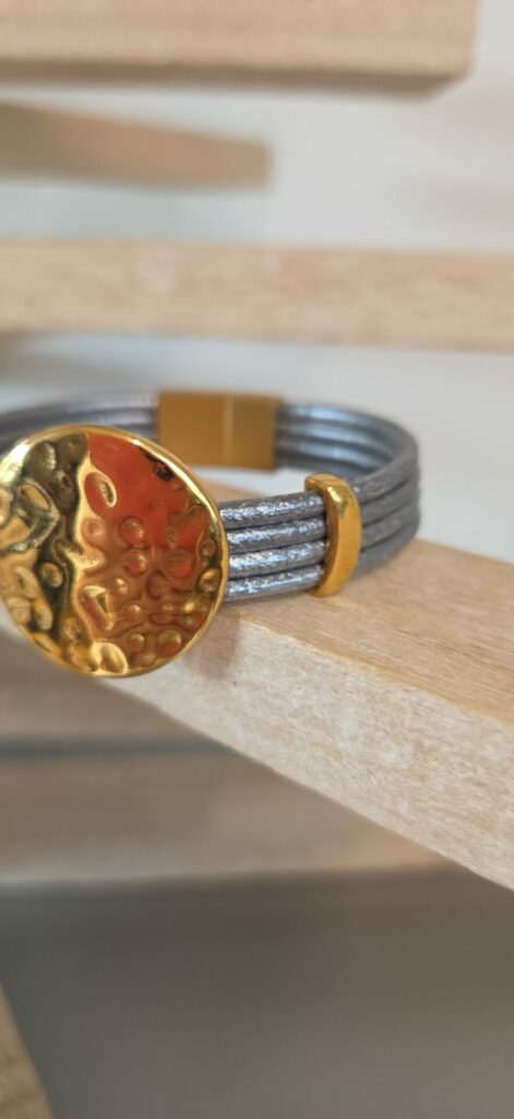 Bracelet femme cuir rond 2,5 gris et passants dorés