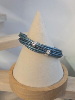 Bracelet femme cuir rond bleu Aqua et passants Swarovski