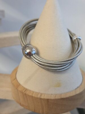 Bracelet femme cuir rond argent et passants Swarovski